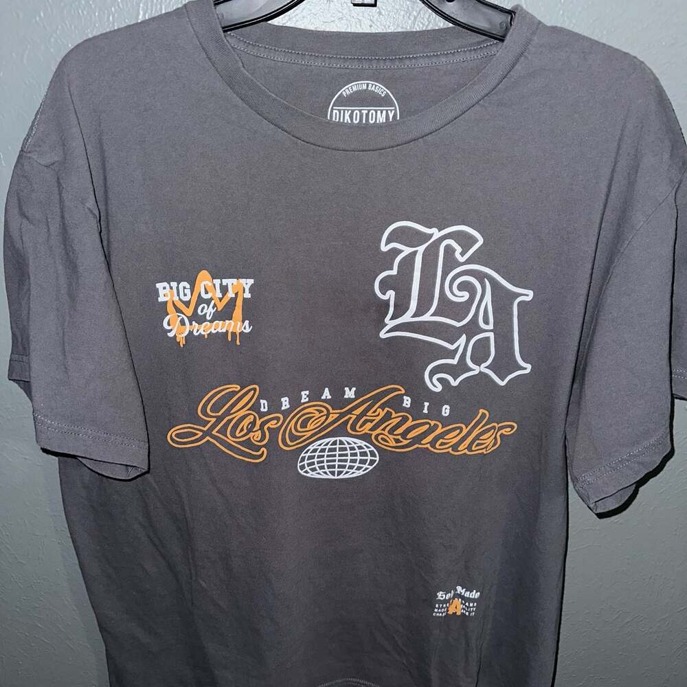 DIKOTOMY Premium Basics Los Angeles Big City of Dreams Graphic T-Shirt